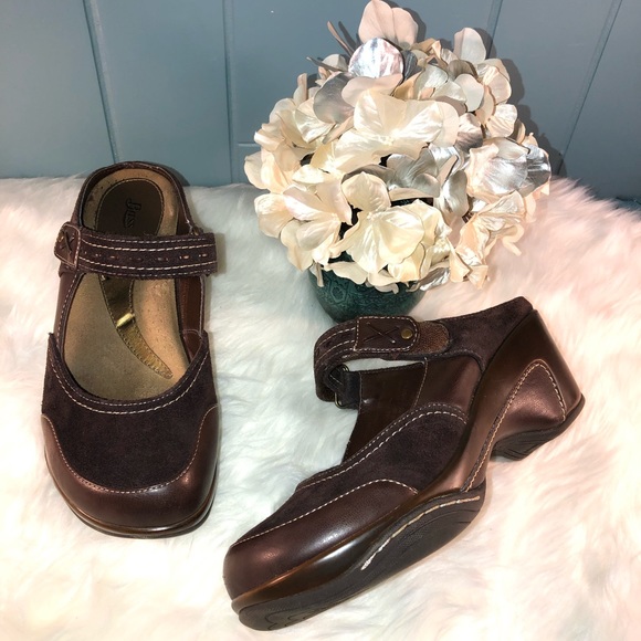 Bass Shoes - Bass Brown Sandals